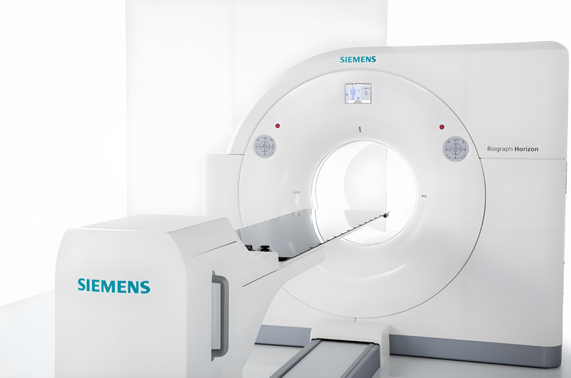 ny25_829591.jpg PETCT.jpg